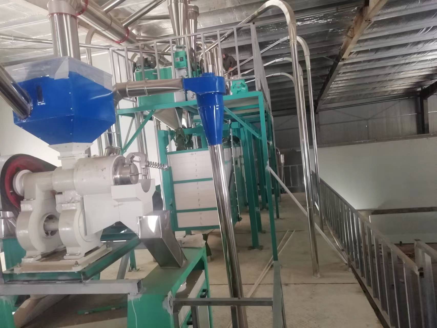 河南鶴壁市?？h六加二石磨面粉機