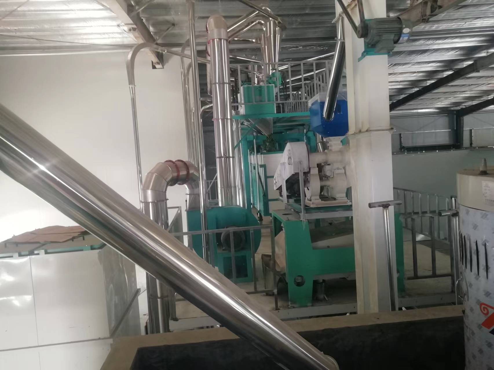 河南鶴壁市?？h六加二石磨面粉機